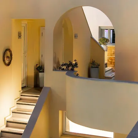 Reverie Santorini Aparthotel 3*