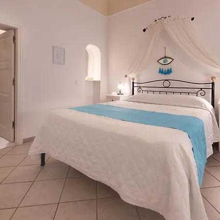 Reverie Santorini 3*