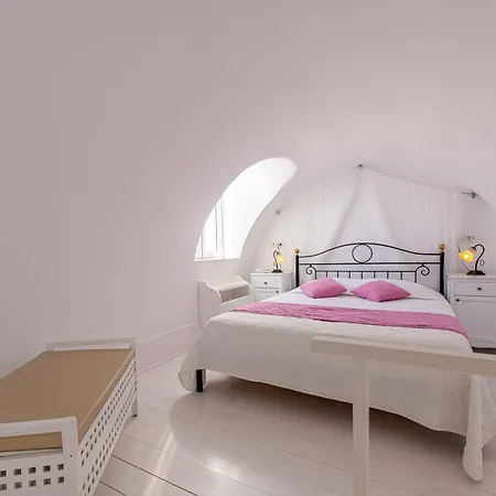 Reverie Santorini